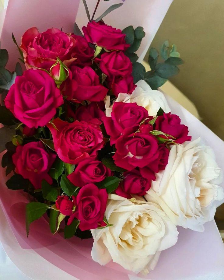 Corporate meeting room with carefully timed floral arrangements that maintain elegance throughout business hours